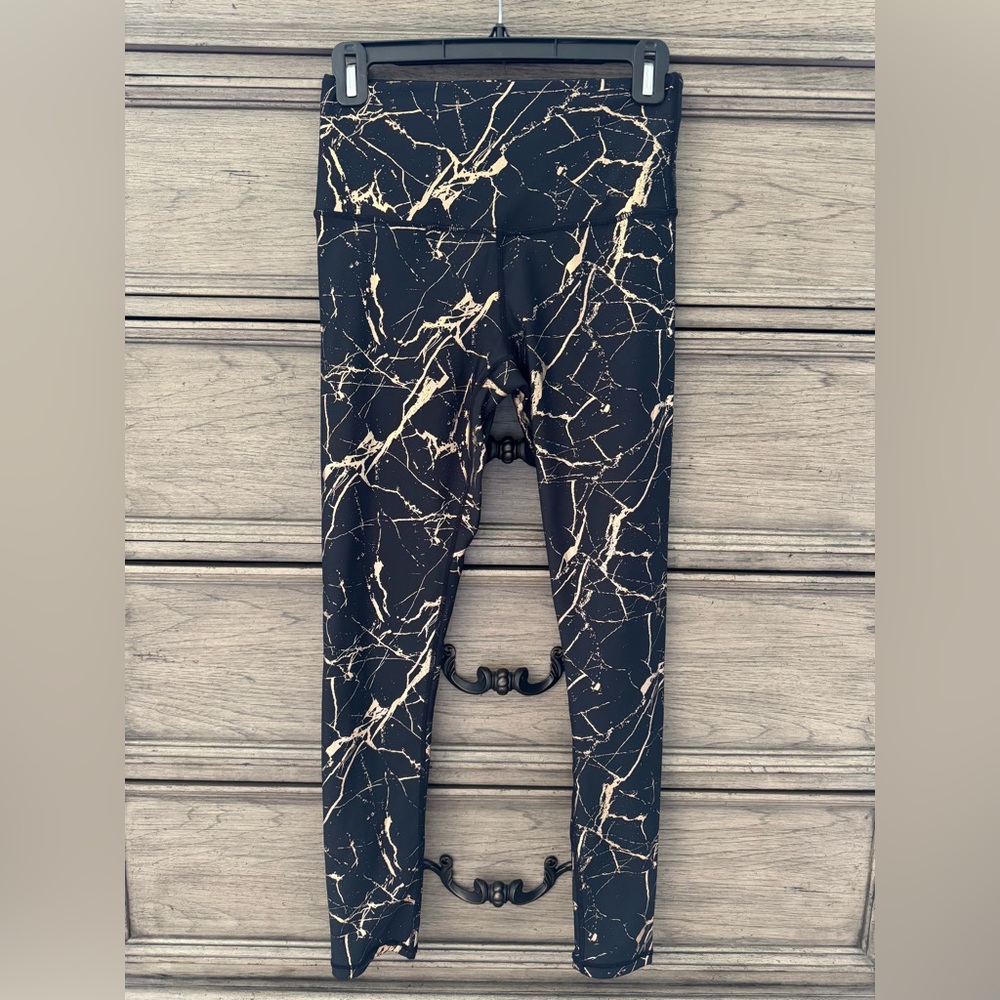 Metallic Marble High Waisted Black Leggings Rose Gold EUC Small Active